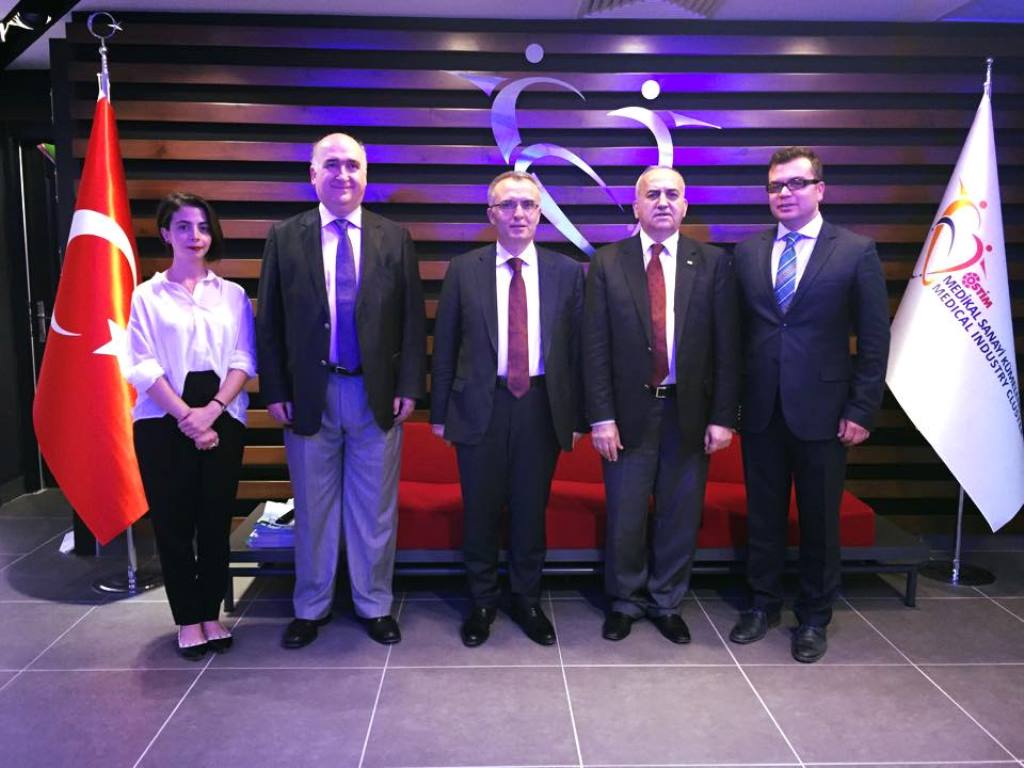 ‪‎AkParti‬ 5. Olağan Büyük Kongresi'nin ardından Ekonomiden Sorumlu Genel Başkan Yardımcılığı görevine getirilen Bayburt Milletvekili Naci Ağbal, Ortak Showroom da bulunan ürünleri inceledi.