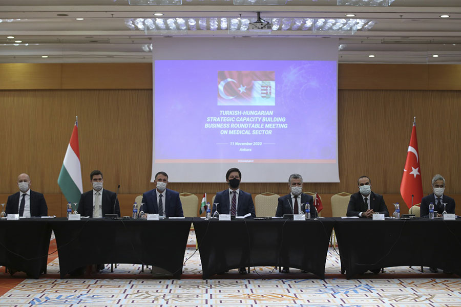 Türk ve Macar Medikal Sanayicileri Yuvarlak Masada Buluştu